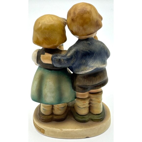 Goebel Hummel Figurine "We Congratulate" #220 Boy And Girl With Flowers! - Picture 3 of 7